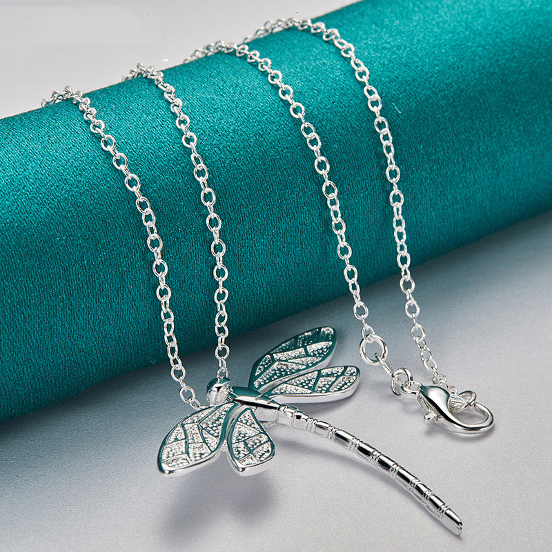 Collier Libellule en Argent Sterling – Symbole de Grâce et de Transformation