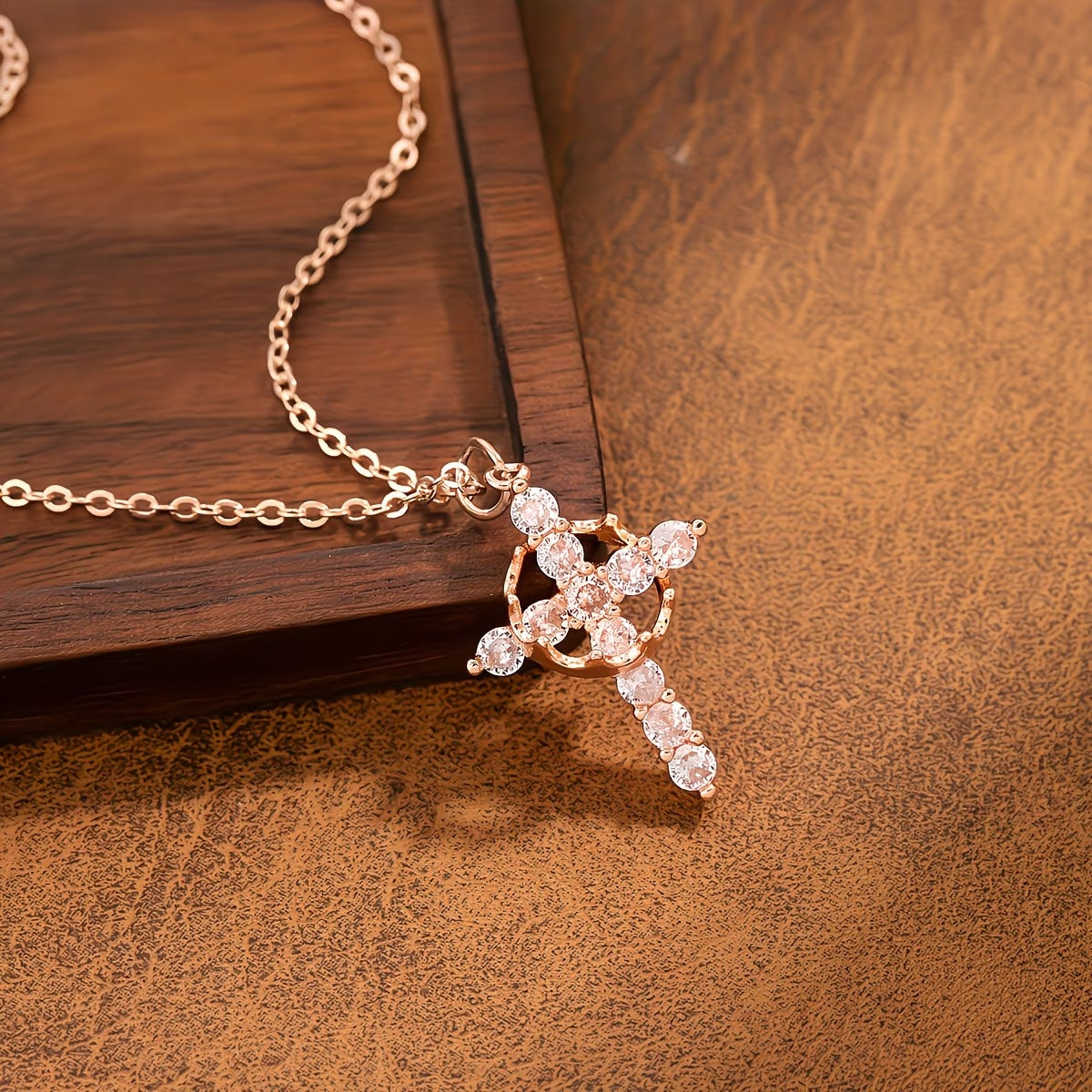 Collier en acier titane Croix couronne