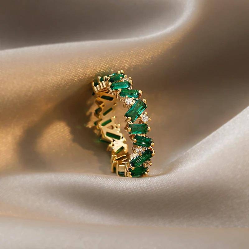 Bague bande Bohème avec émeraude
