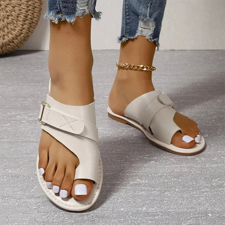 Julia – Sandales plates modernes et confortables pour femme