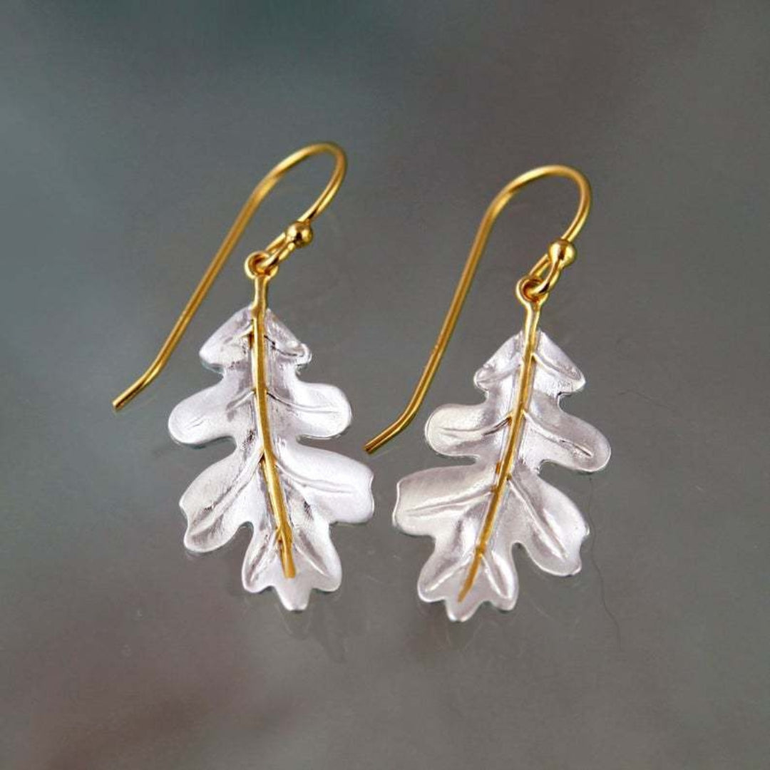 Boucles d'Oreilles Boho en Or avec Feuilles Blanches