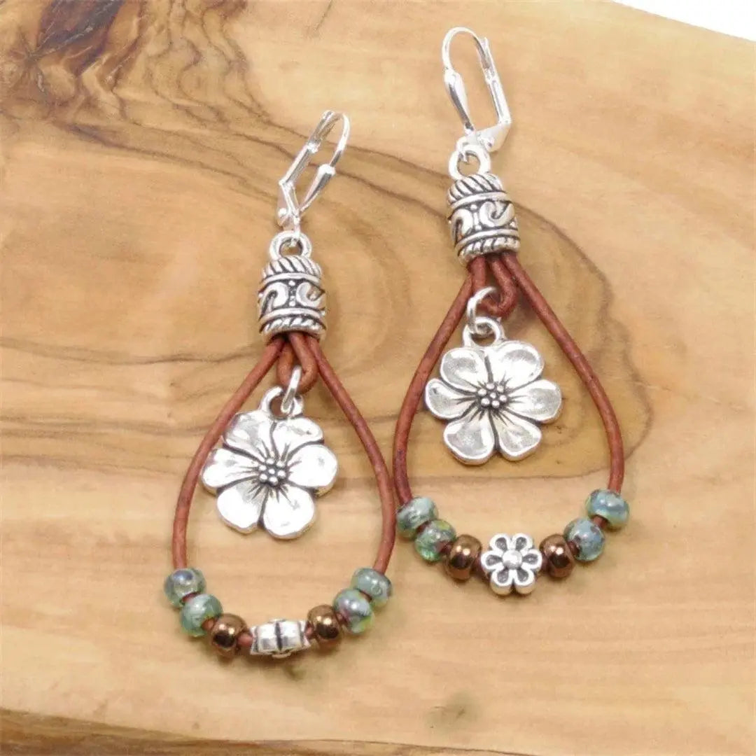 Boucles d'oreilles en cuir avec fleurs vintage