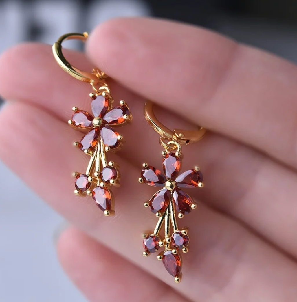 Boucles d'oreilles pendantes Fleur en plaqué or 18 carats
