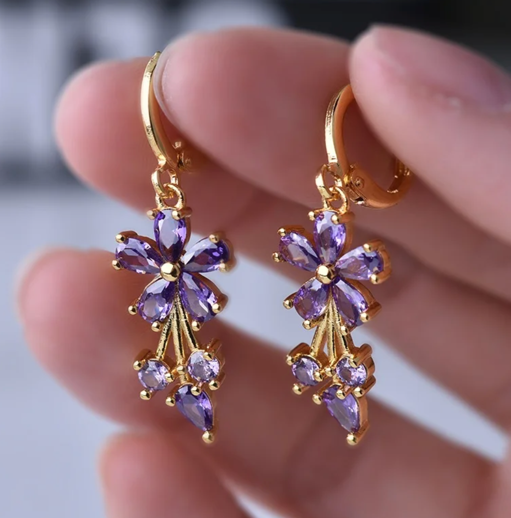 Boucles d'oreilles en plaqué or 18 carats avec marguerites en améthyste