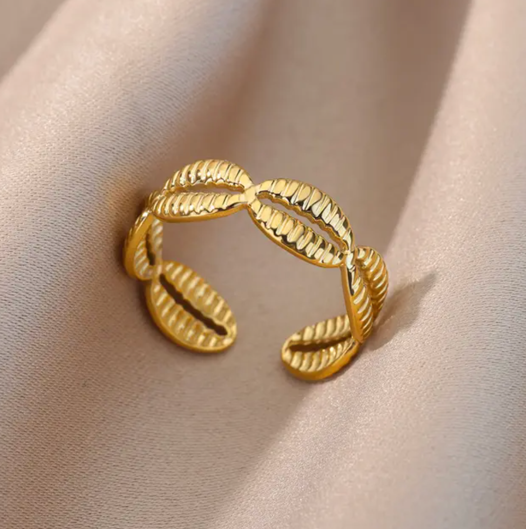 Bague en plaqué or 18 carats avec coquillages