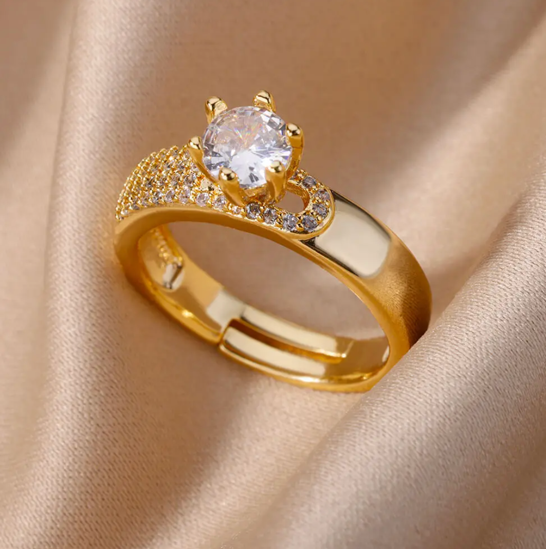 Bague plaqué or 18 carats avec pierre de la Reine