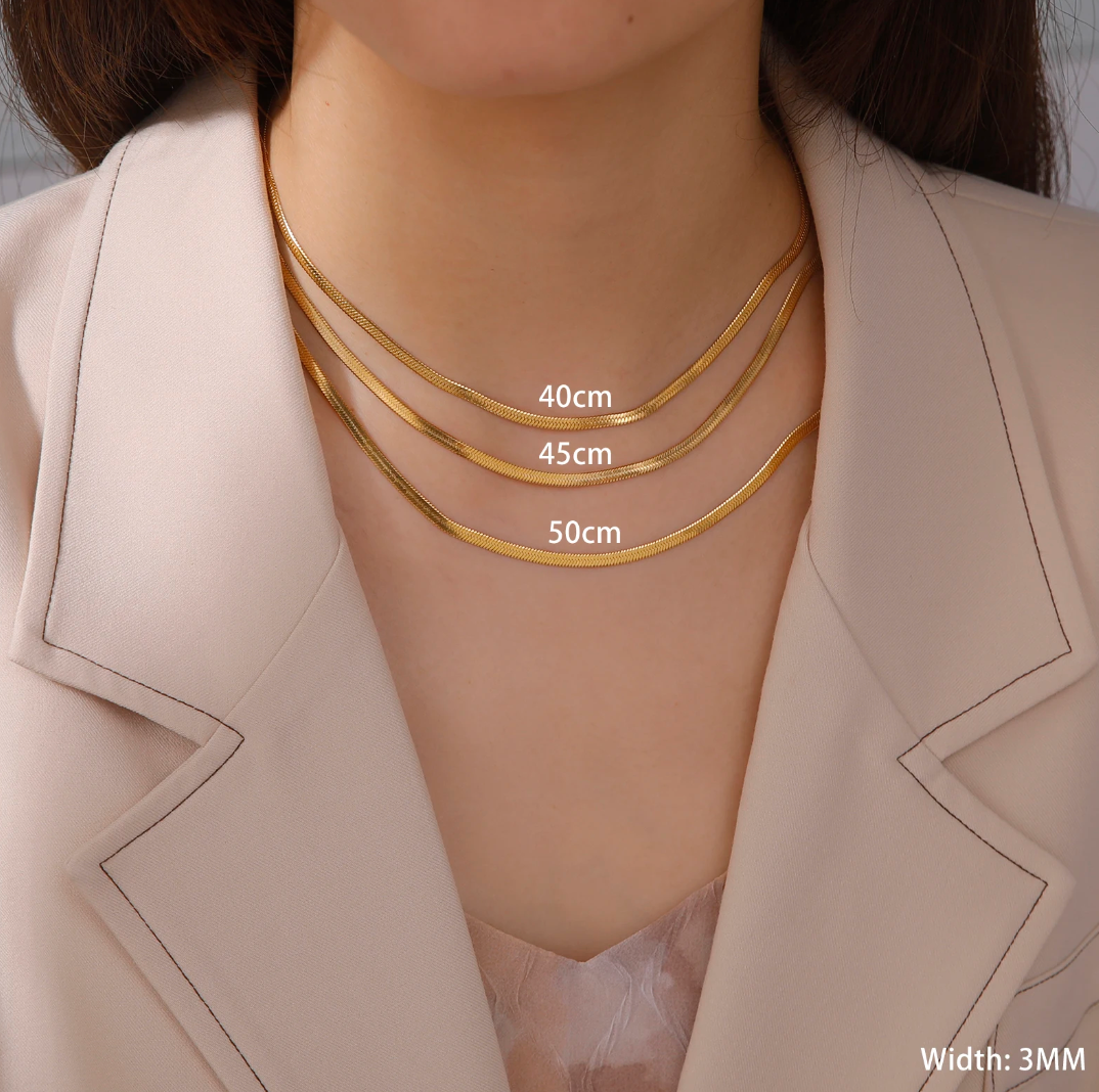 Collier ras du cou en plaqué or 18 carats avec mesures