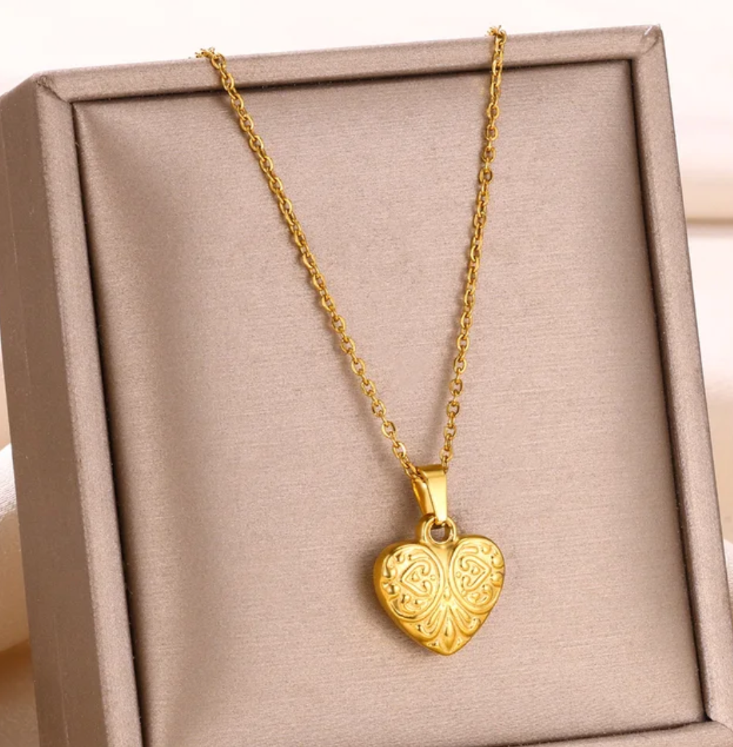 Collier coeur Maya en plaqué or 18 carats