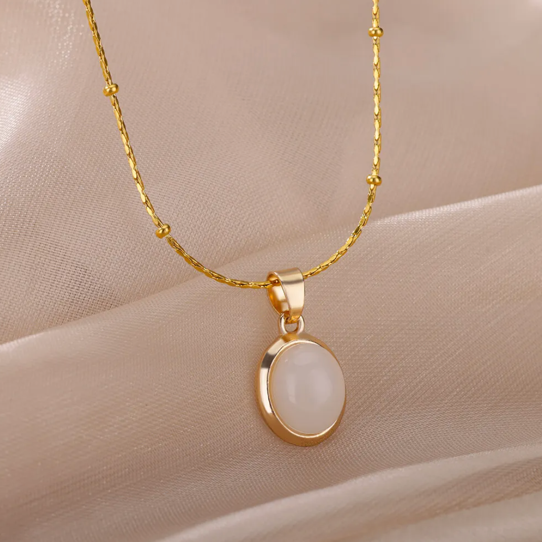 Collier de quartz blanc en plaqué or 18 carats