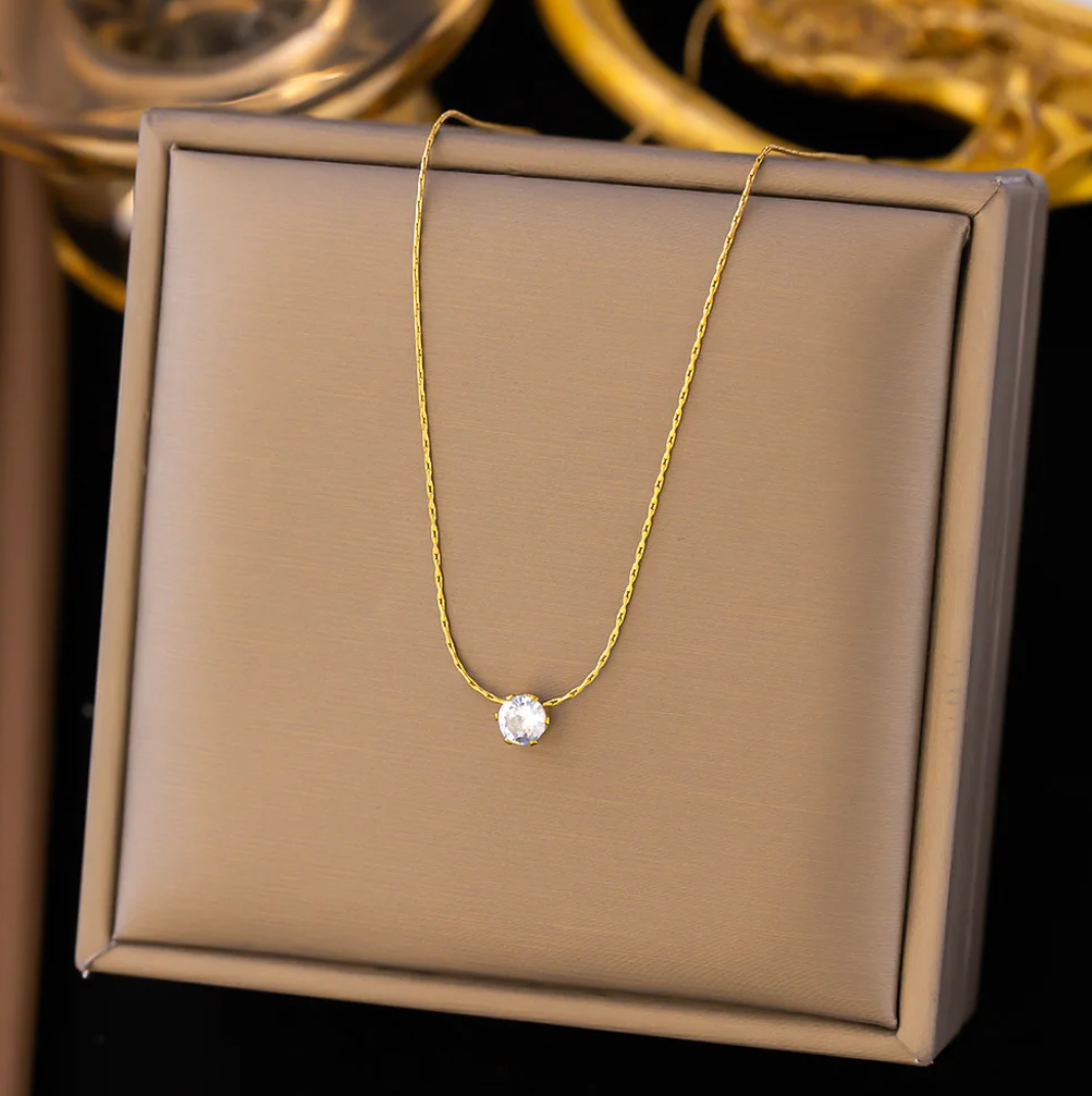 Collier en plaqué or 18 carats avec brillants