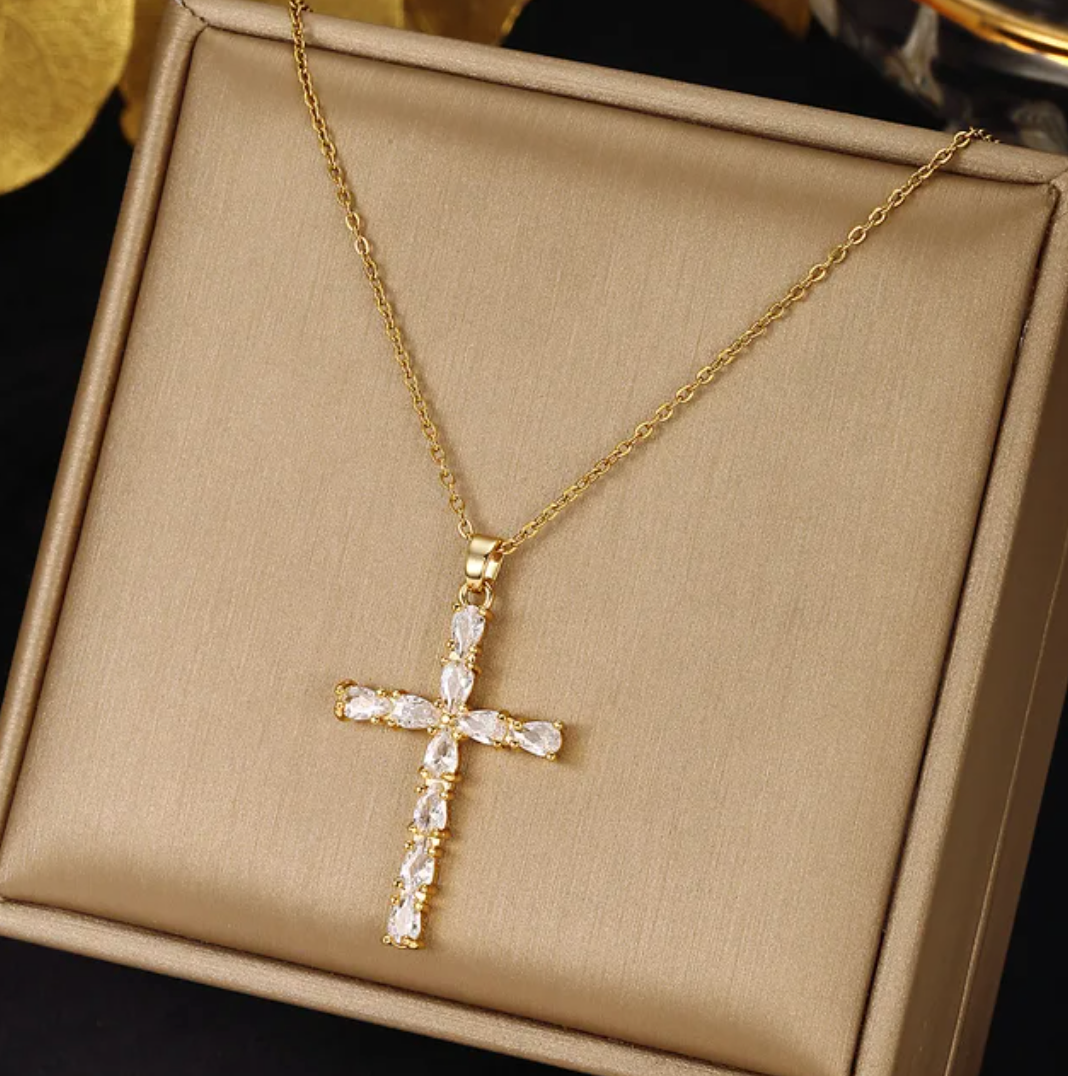 Collier croix blanche en plaqué or 18 carats avec cristaux fins