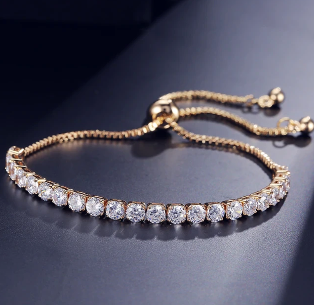 Bracelet plaqué or 18 carats plein de strass