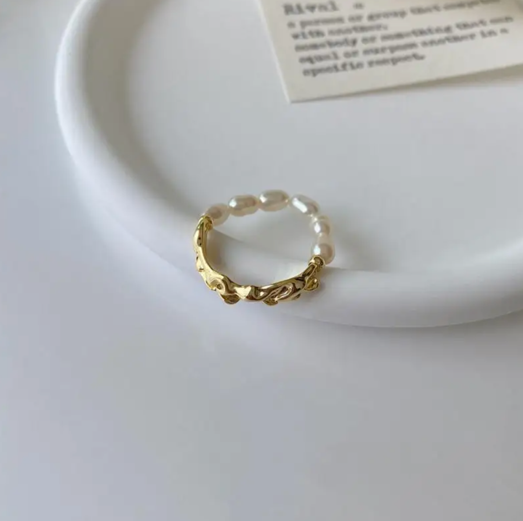 Bague plaqué or 18 carats avec perles de la mer Caspienne