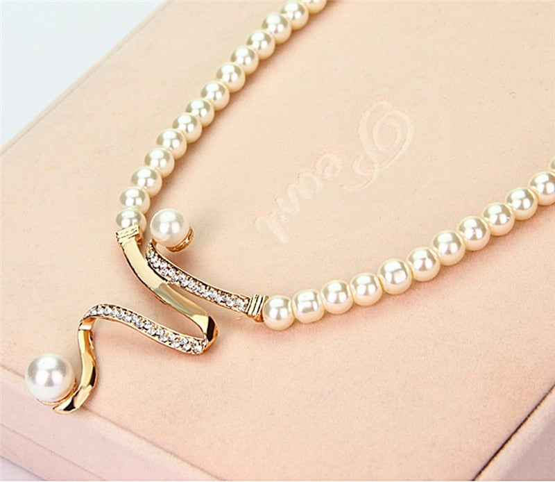 Parure Collier + Boucles d’Oreilles en Perles Naturelles