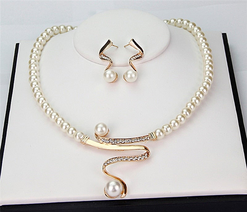 Parure Collier + Boucles d’Oreilles en Perles Naturelles