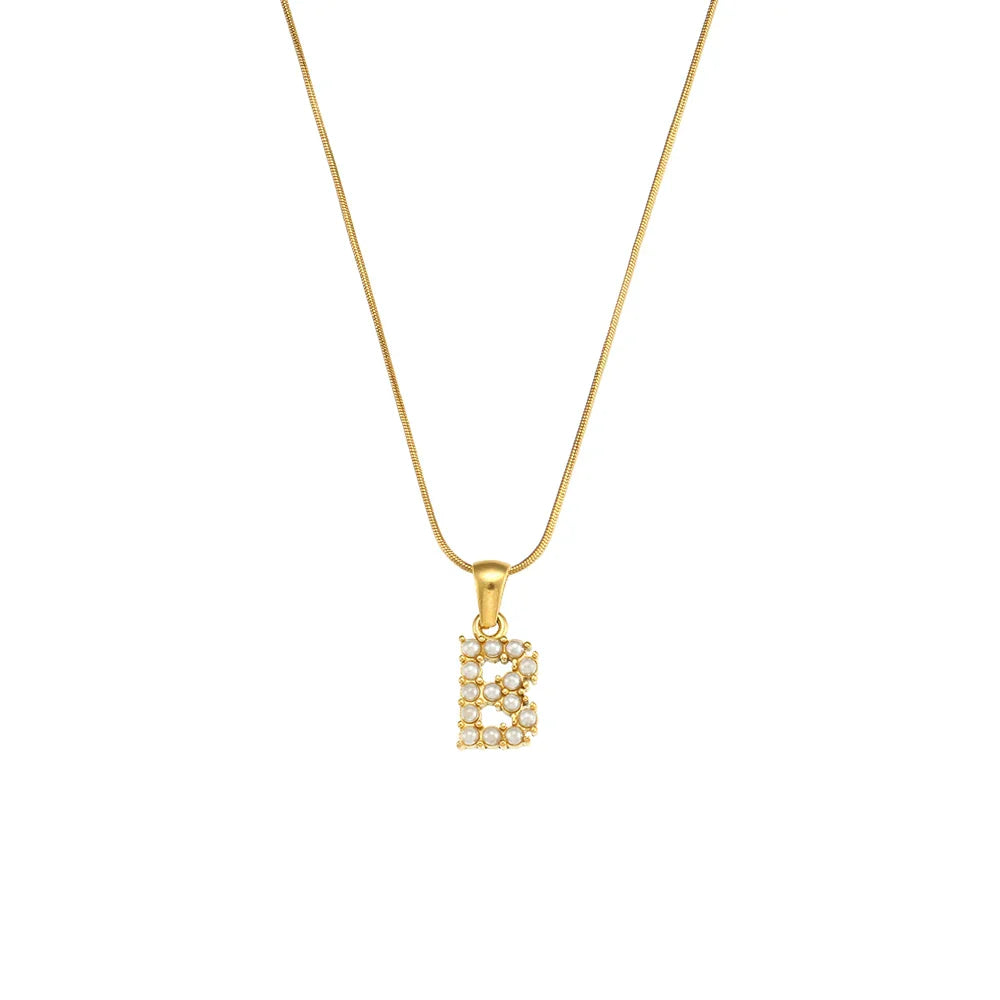 Collier d'initiales en perles précieuses et petites perles naturelles plaquées or 18 carats