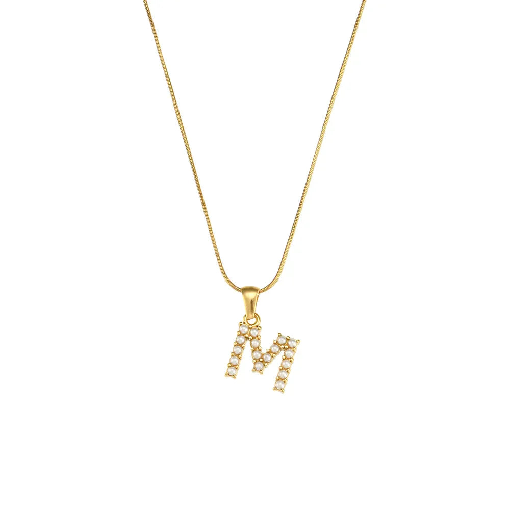 Collier d'initiales en perles précieuses et petites perles naturelles plaquées or 18 carats