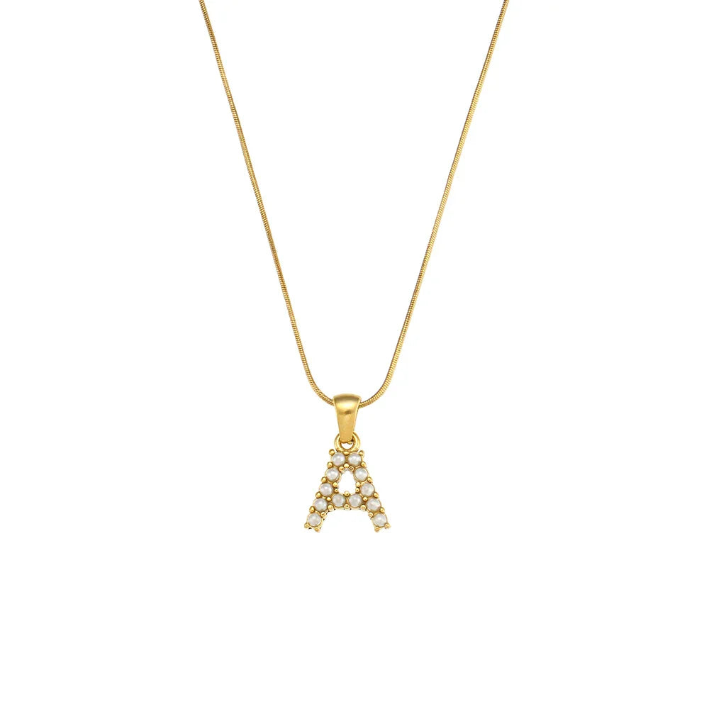 Collier d'initiales en perles précieuses et petites perles naturelles plaquées or 18 carats