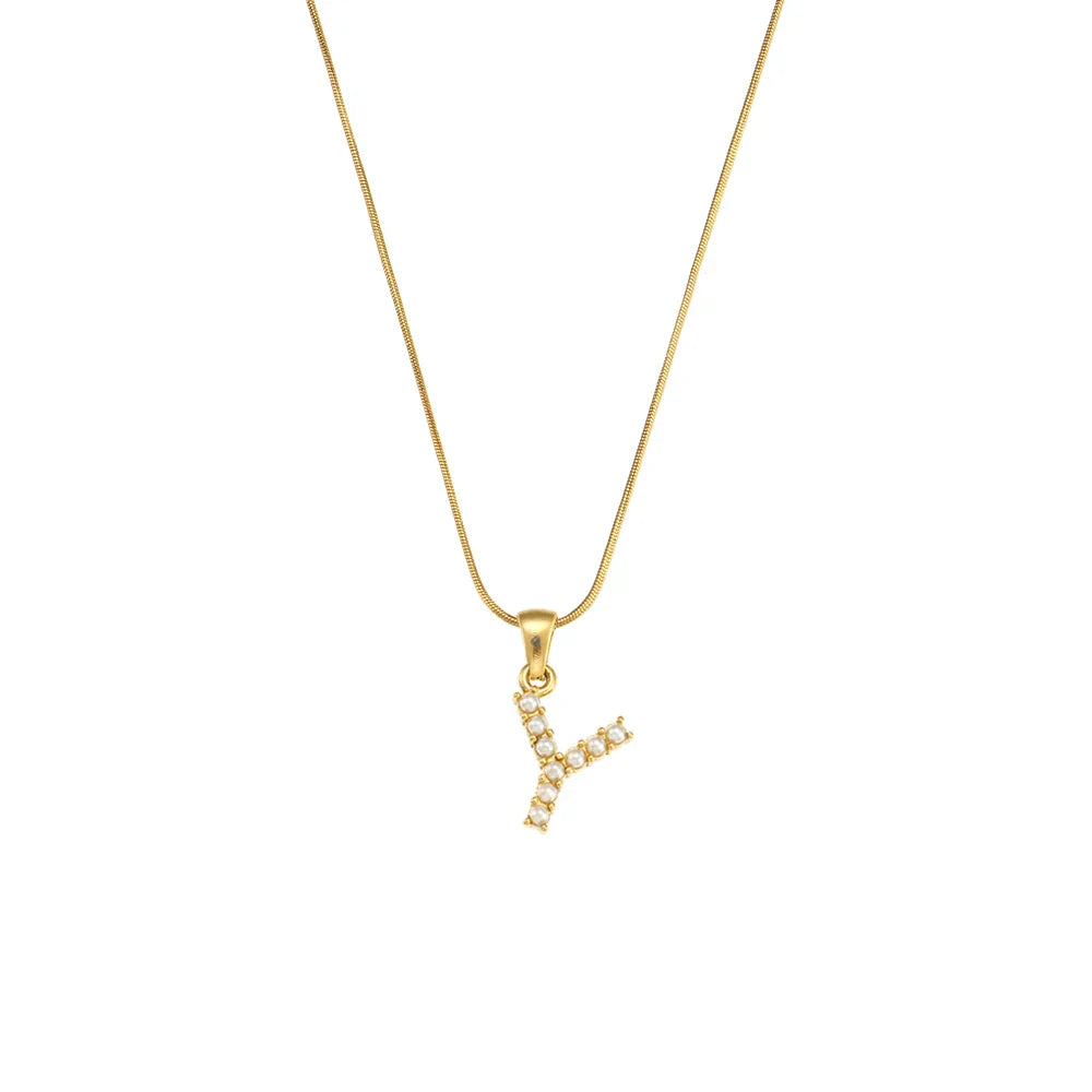 Collier d'initiales en perles précieuses et petites perles naturelles plaquées or 18 carats