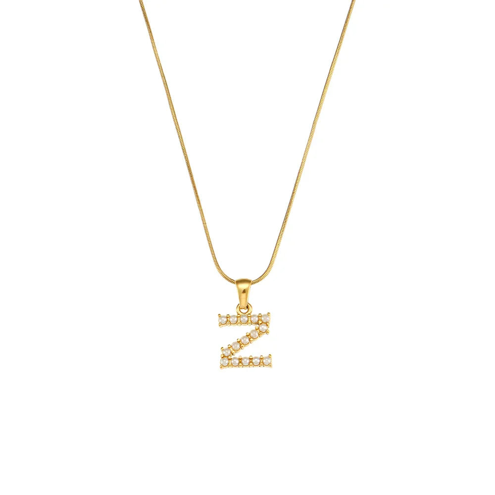Collier d'initiales en perles précieuses et petites perles naturelles plaquées or 18 carats