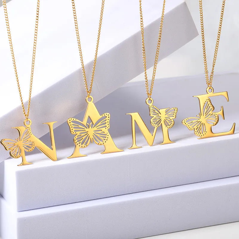 Collier initiales papillon liberté plaqué or 18 carats