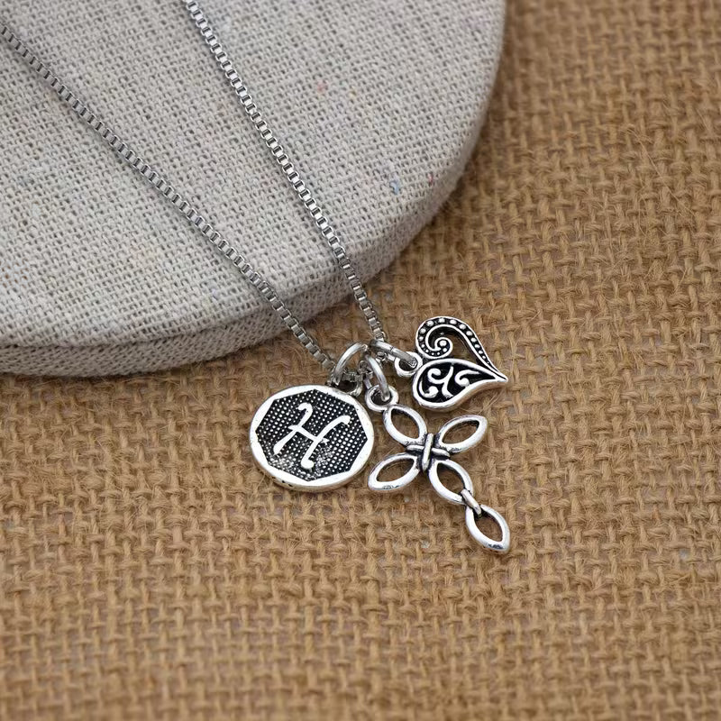 Collier Croix et cœur avec initiale