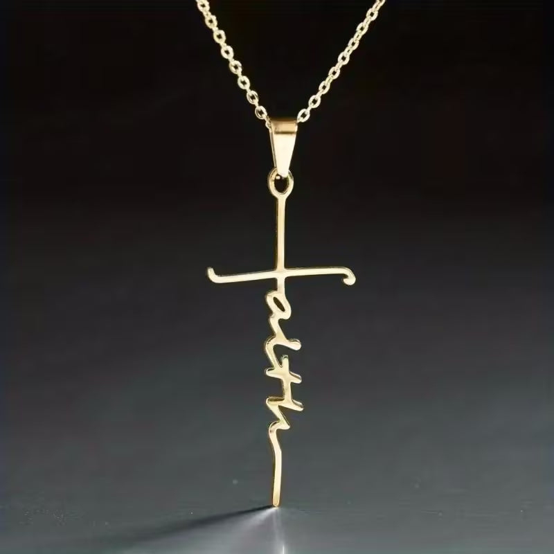 Collier pendentif Croix élégant