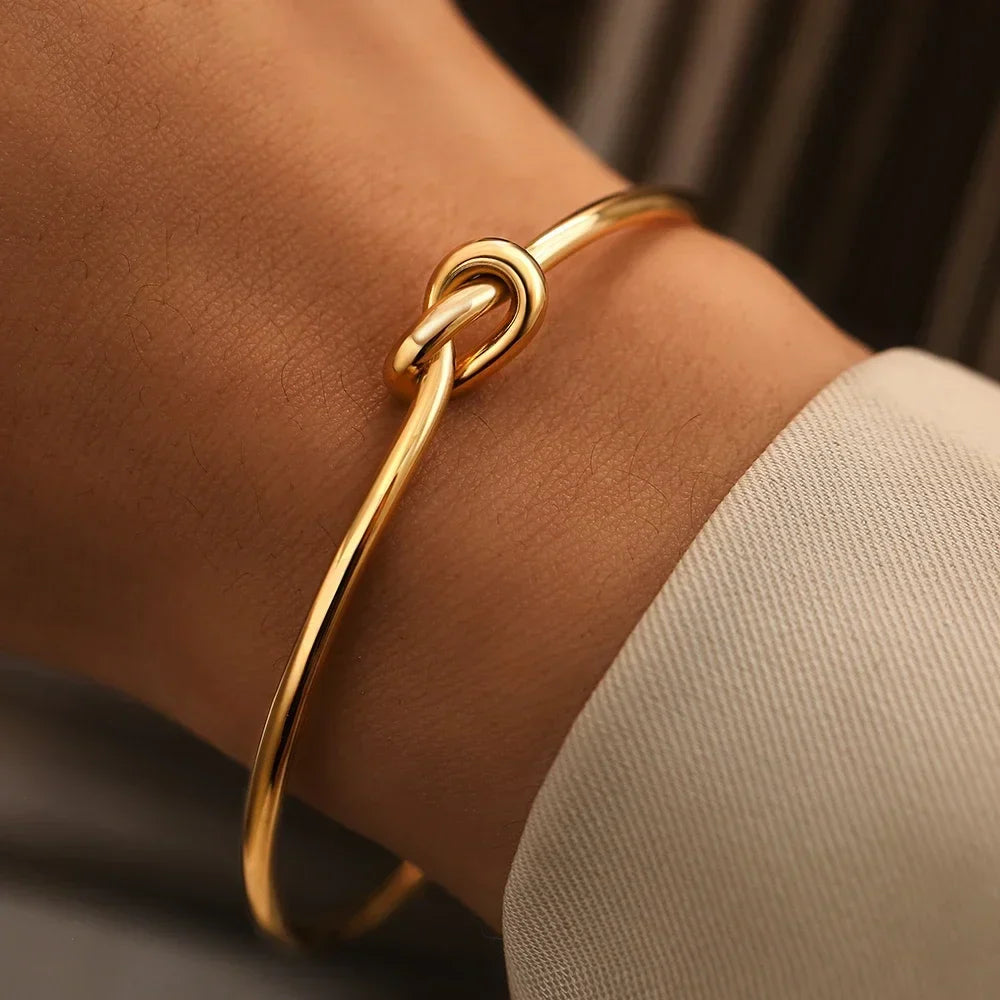 Bracelet nœud d'amour vintage