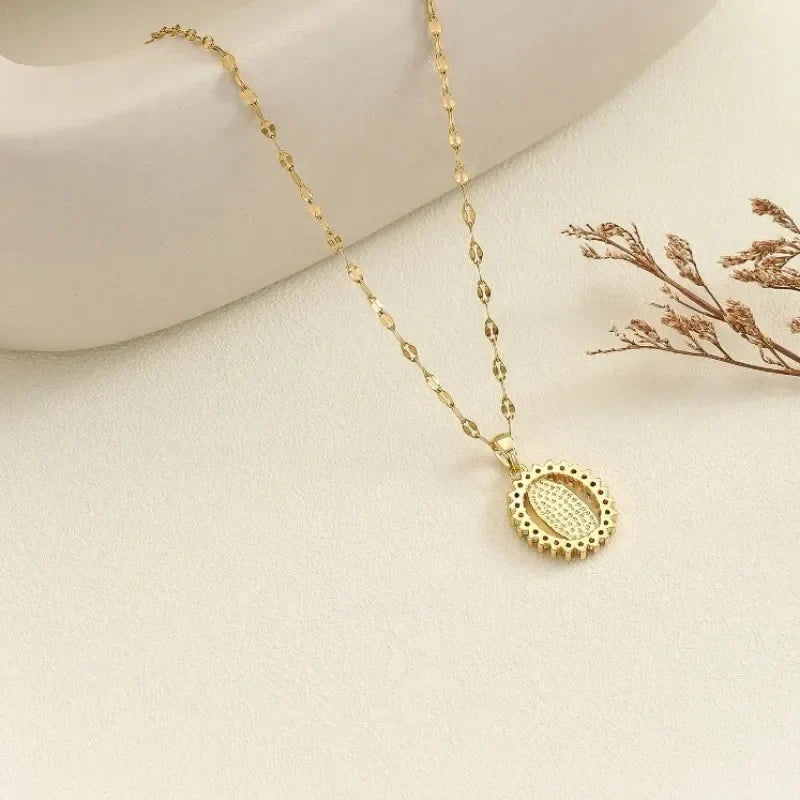 Collier Vierge miraculeuse avec zircons
