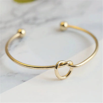 Bracelet nœud d'amour vintage