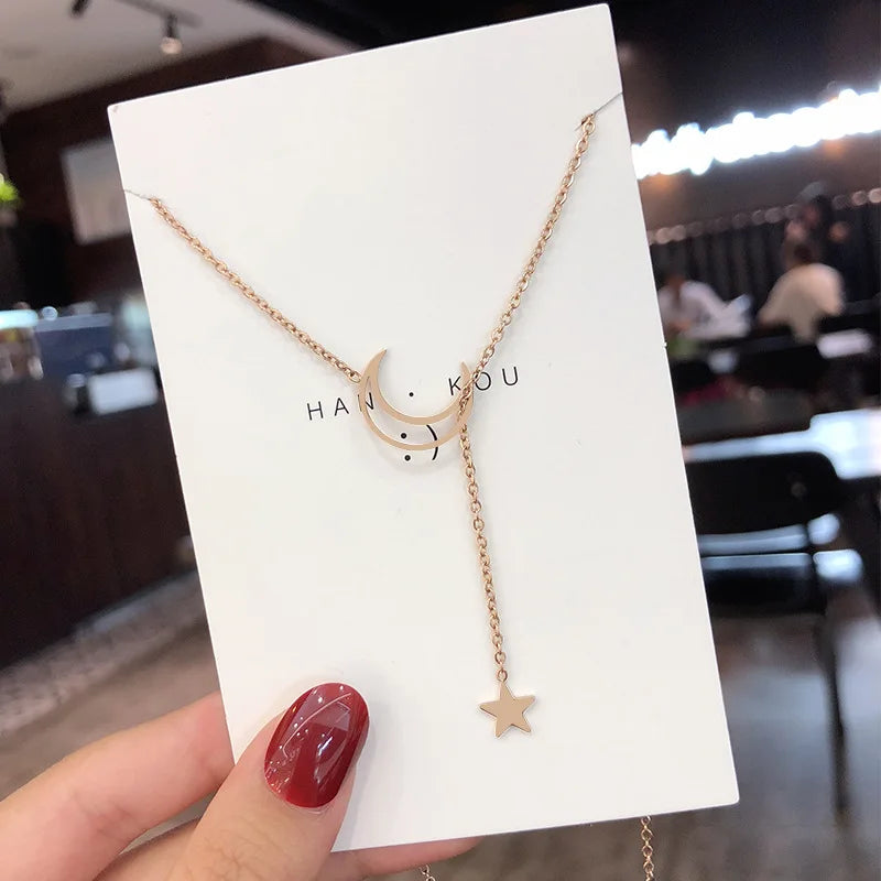 Collier lune et étoile céleste doré