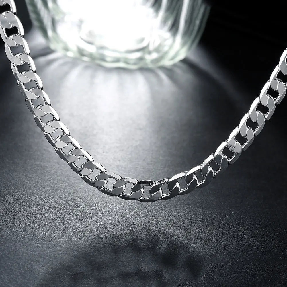 Chaîne plate en argent à maillon barbelé
