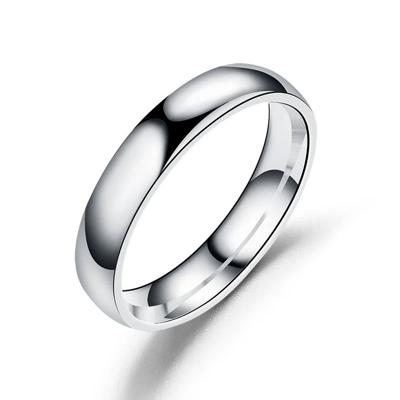 Bague élégante de mariage dorée
