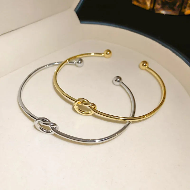 Bracelet nœud d'amour vintage