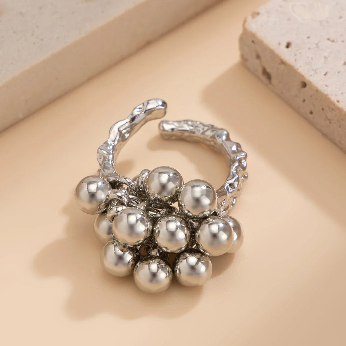 Bague ajustable à sphères dorée