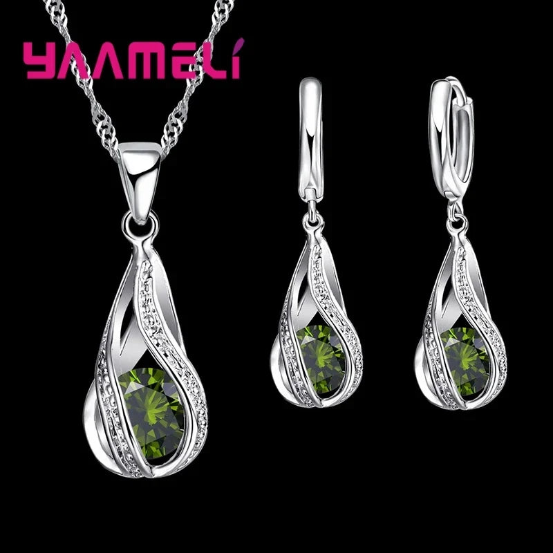 Ensemble collier et boucles d'oreilles goutte de rosée cristal