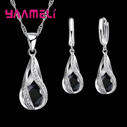 Ensemble collier et boucles d'oreilles goutte de rosée cristal