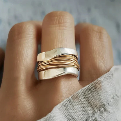 Bague vintage en fil plaqué or