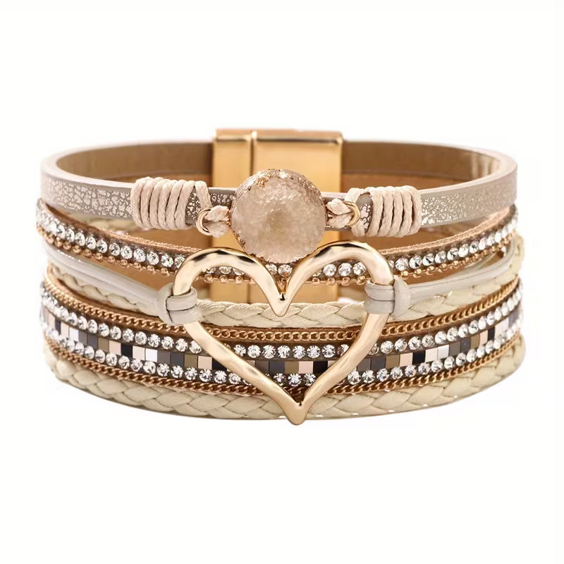 Bracelet bohème multicouche avec cœur doré