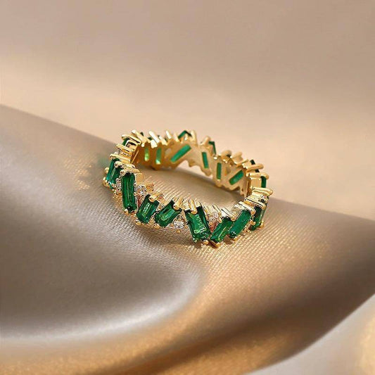 Bague bande Bohème avec émeraude