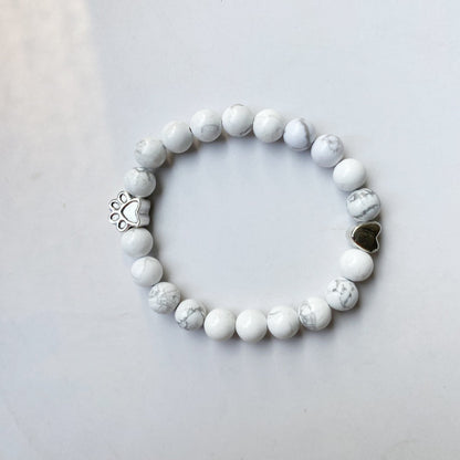 Bracelet Pierre Gemme Naturelle avec Charme Patte et Cœur – Design Artisanal