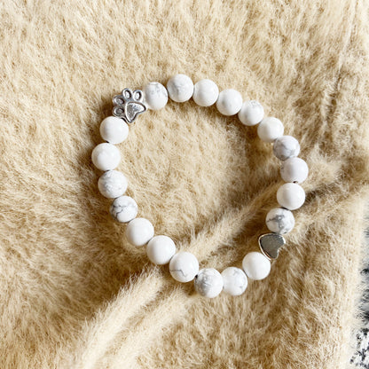 Bracelet Pierre Gemme Naturelle avec Charme Patte et Cœur – Design Artisanal