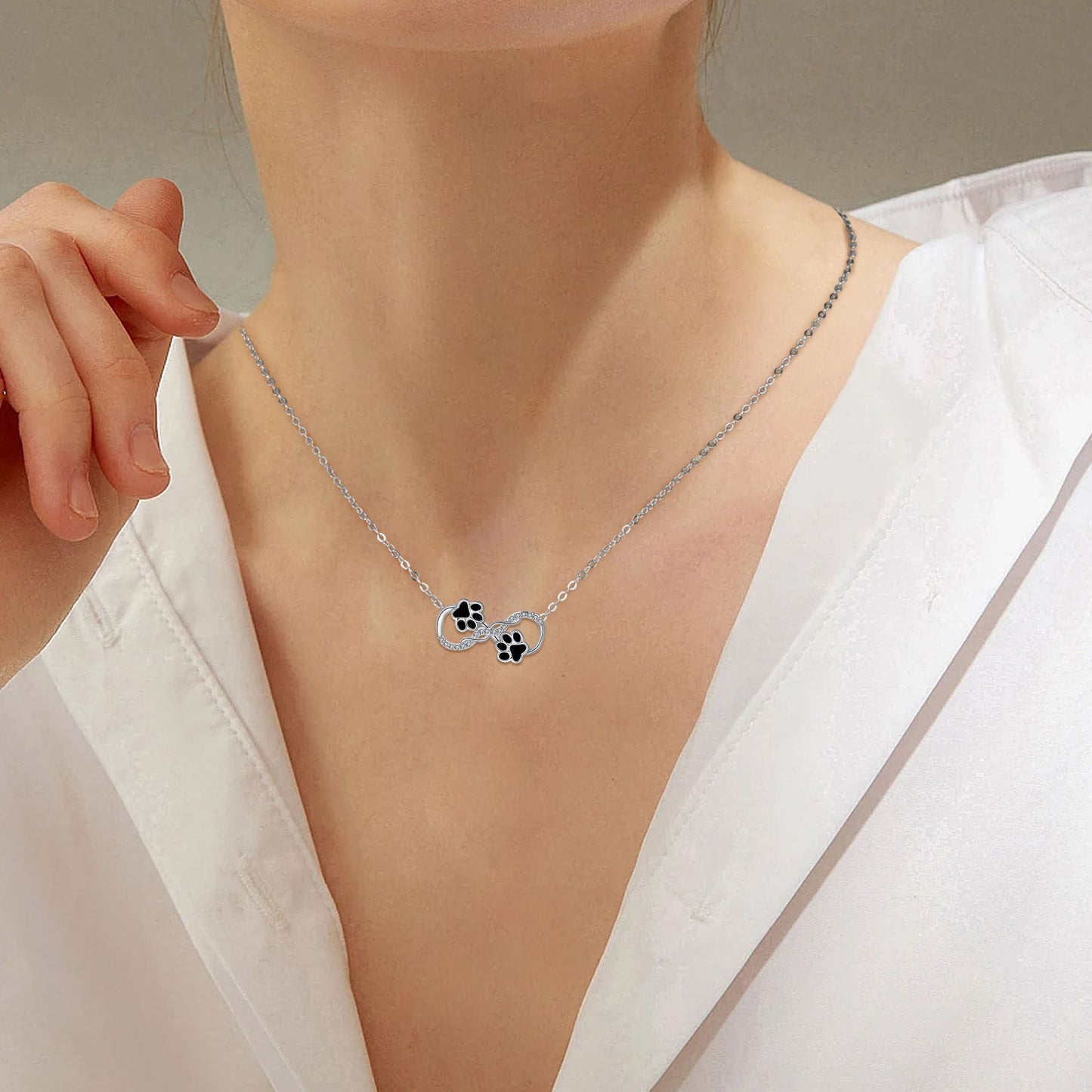 Collier Pendentif Symbole Infini avec Zircone