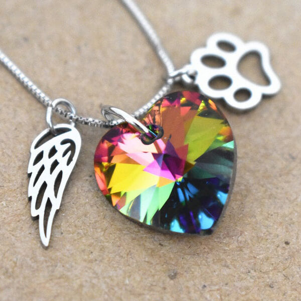 Collier Commémoratif Arc-en-Ciel avec Pendentif Cœur