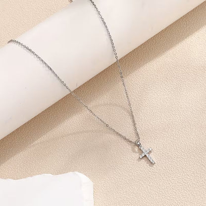Collier pendentif Croix zirconium