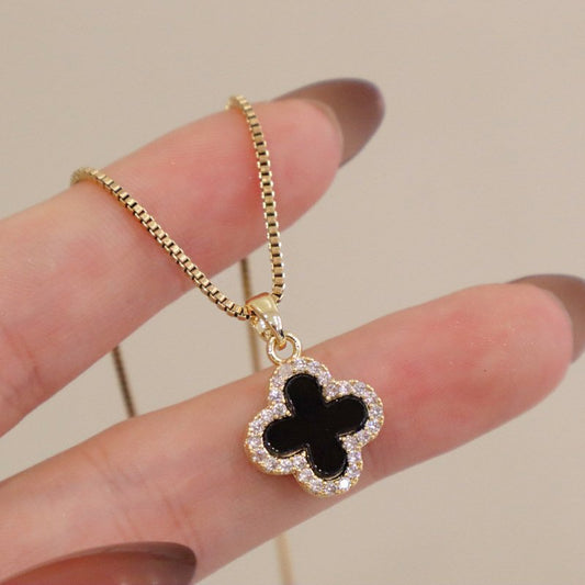 Collier trèfle à quatre feuilles incrusté plaqué or