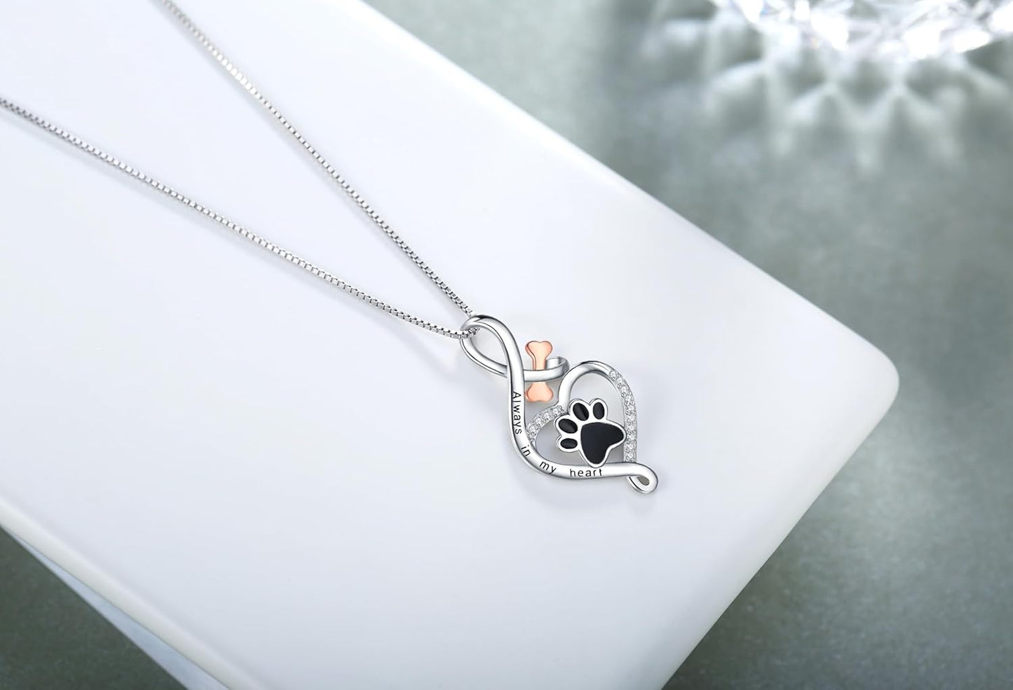 Collier Patte Chanceuse avec Cœur, Os et Infini – Pendentif « Toujours dans mon Cœur »