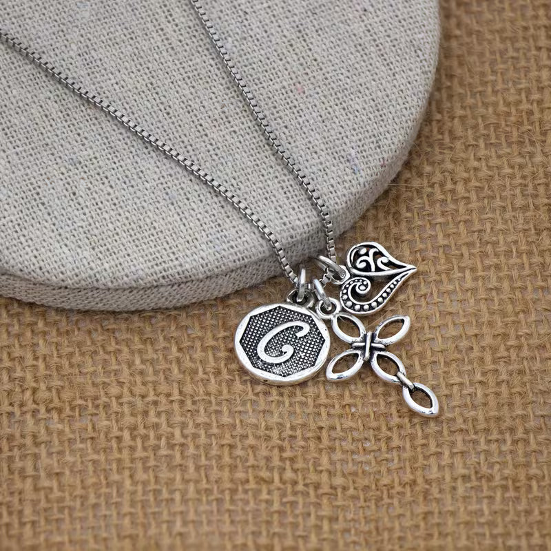 Collier Croix et cœur avec initiale