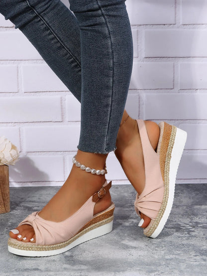 Alba – Sandales à coin avec boucle ajustable pour femme moderne