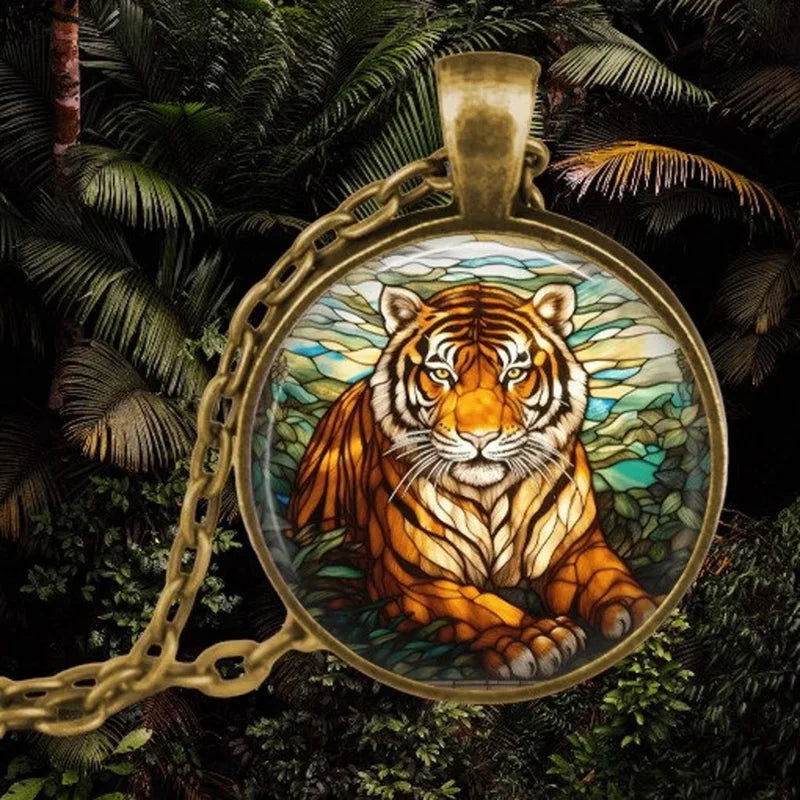Collier Pendentif Animal Totem Esprit de la Forêt en Verre